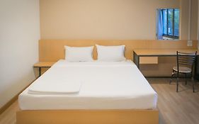 โรงแรมแกรนด์ ลีโอ